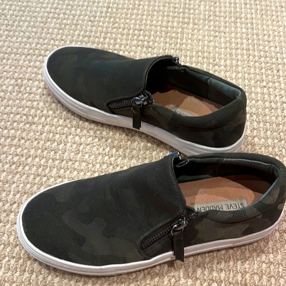 Steve Madden camouflage slip-on sneakers with zip - Picture 1 of 5